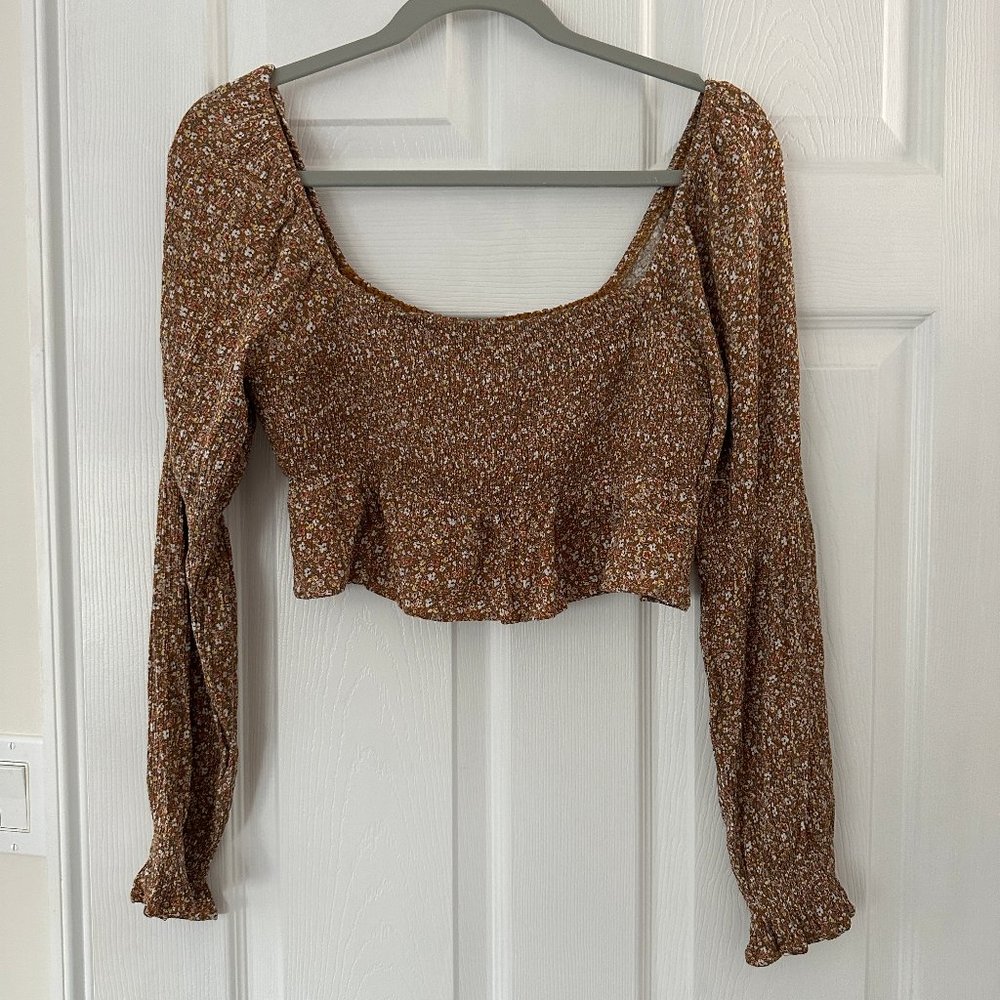 Le Lis Long Sleeve Crop Top
